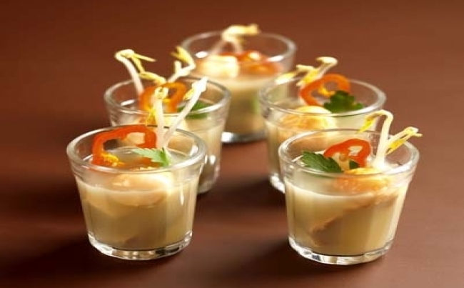 Shots de chilcano con conchas